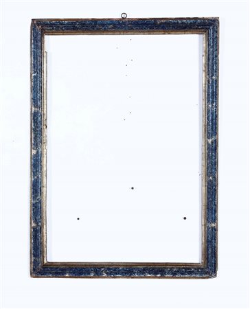 Cornice in legno modanato, dorato e dipinto a finto marmo. Marche XVIII secolo