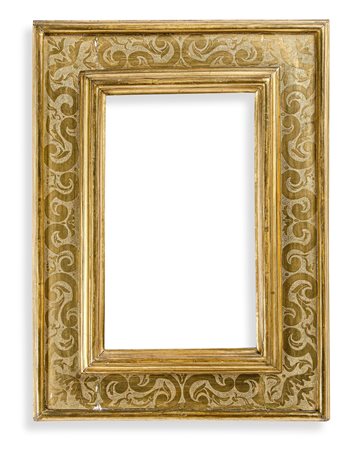 Cornice a cassetta bulinata e dorata. Italia centrale XVII secolo