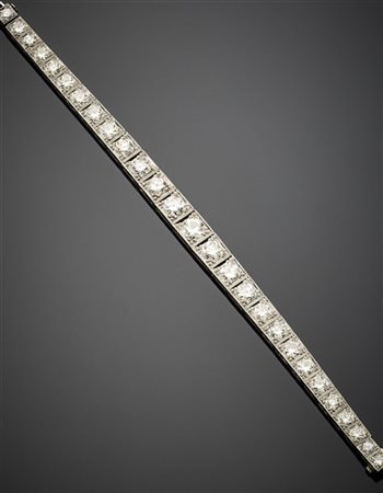 Bracciale in platino con ventisette diamanti rotondi taglio vecchio europeo per