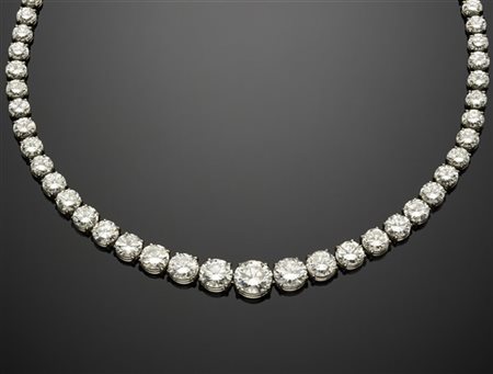Collier a scalare in oro bianco con 85 diamanti rotondi taglio a brillante mode