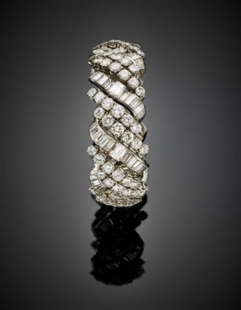 Bracciale modulare in platino con diamanti rotondi e taglio a smeraldo per comp