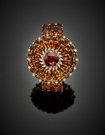 CARTIER
Bracciale in oro giallo 750/1000, 585/1000 e quarzi citrini ovali con u