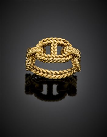 HERMES
Anello a nodo in oro giallo, g 9,00 circa misura 12/52. Firmato Hermes 1