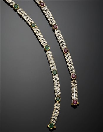 Coppia di bracciali in oro bianco, giallo e diamanti a motivi di spighe con rub