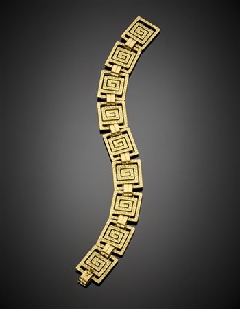 POMELLATO
Bracciale modulare in oro giallo martellato, g 55,67 circa, lungh. cm