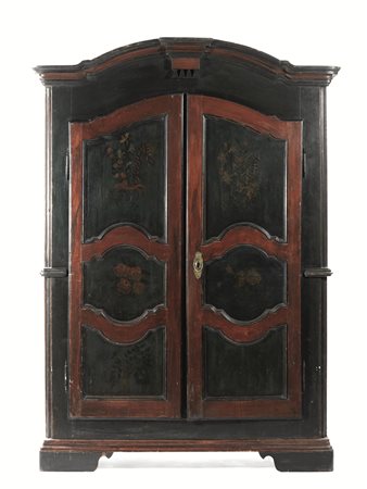 Armadio, Piemonte, seconda metà sec. XVIII, in legno dolce dipinto nei toni...