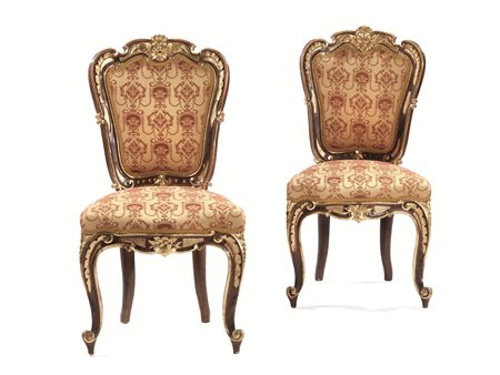 Coppia di sedie, metà sec. XIX, in legno intagliato, dipinto ed in parte...