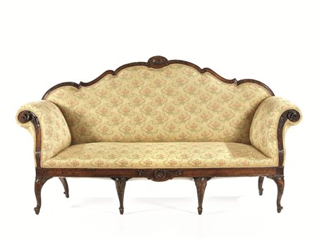 Divano a ventaglio, Veneto, 1770 circa, in noce intagliato, spalliera...