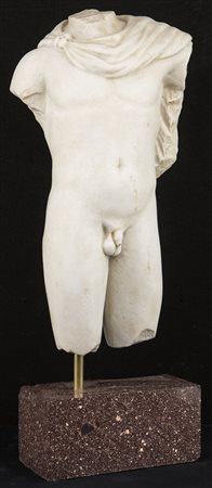  
Torso virile in marmo statuario 
 cm 73x26x13