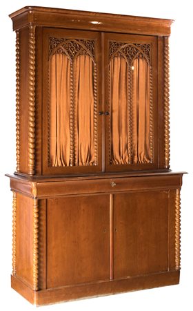  
Credenza con alzata in mogano, XIX secolo 
 cm 247x158x64