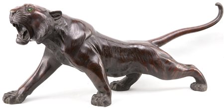  
Tigre in bronzo patinato, XIX/XX secolo 
 cm 30x80x23