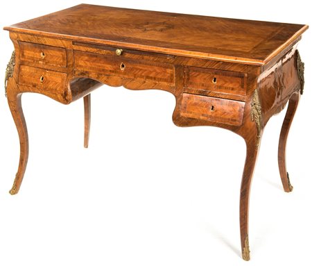  
Scrivania da centro Luigi XV in legni di varie essenze, Napoli, XVIII secolo 
 cm 81x115x62