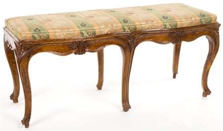  
Panchetta in noce, Veneto, metà del XVIII secolo 
 cm 46x105x40