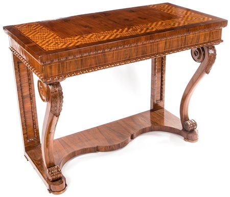  
Console in noce d'epoca Carlo X con filettature ed intarsi in legni di frutto, 1830 ca. 
 cm 93,5x122x63