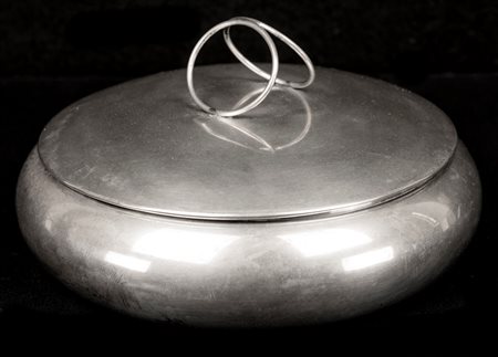  
Legumiera in argento con coperchio 
 cm 10x18 - gr. 536 