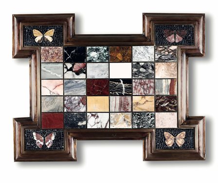 Coppia di commessi di marmi antichi e micromosaici a foggia di insetti. XX secolo