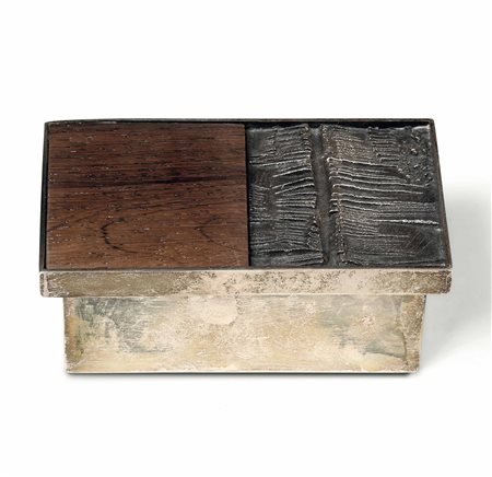 Scatola. Argento 925 fuso e sagomato. Argenteria milanese del XX-XXI secolo. Marchio inciso dalla Gioielleria Cusi Milano