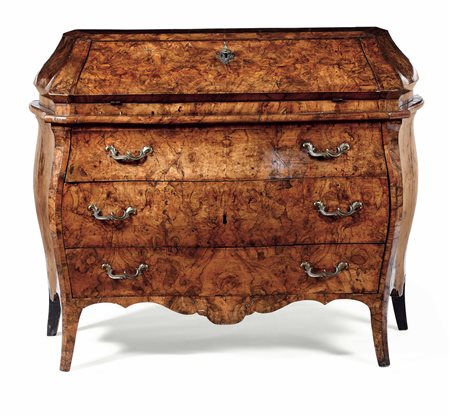 Ribalta ad urna in radica di noce. Ebanisteria lombarda o emiliana, XVIII secolo