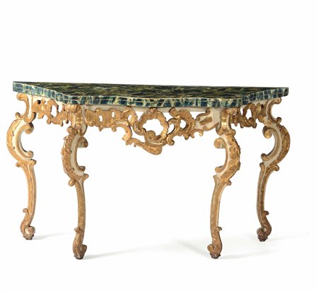 Coppia di consolles in legno intagliato, dorato, laccato e dipinto. Italia centrale, XVIII secolo
