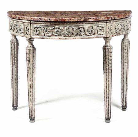 Consolle demilune in legno intagliato e laccato. XVIII secolo