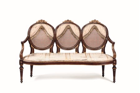 Salotto in legno di noce intagliato e dorato, XVIII-XIX secolo