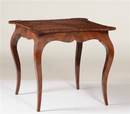 Tavolo da gioco Luigi XV lastronato, Genova, XVIII secolo