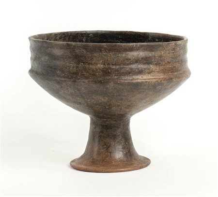 CALICE ETRUSCO IN IMPASTOVIII - VII secolo a.C.alt. cm 15; diam. cm...
