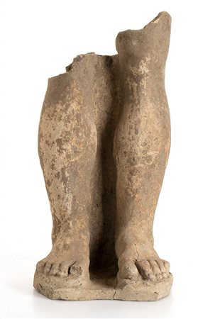 PARTE INFERIORE DI GRANDE STATUA VOTIVAIV - III secolo a.C.Terracotta, alt....