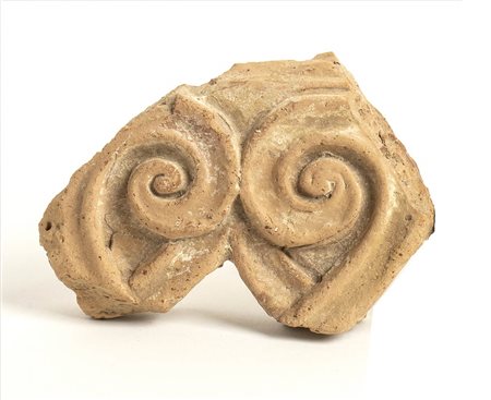 FRAMMENTO DI ANTEFISSA A PALMETTAEpoca romanaTerracotta, lungh. cm...