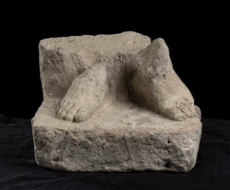 BASE DI STATUAEpoca romana repubblicanaPeperino, alt. cm 14,5; base cm 23 x...