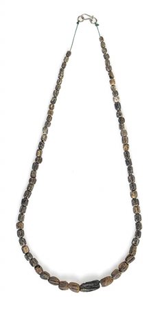 COLLANA CON VAGHI DI PASTA VITREAEpoca romana o bizantinalungh. totale cm...