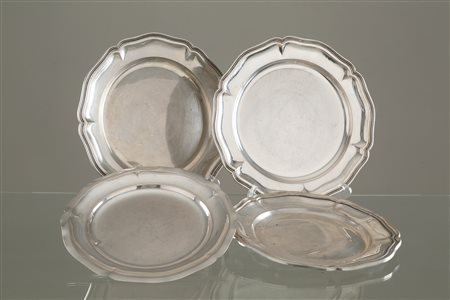 Four 800 silver plates, gr. 2900 ca. 20th century