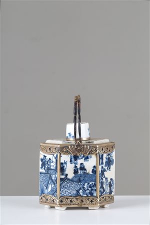 Porcelain bottle with silver details. China.