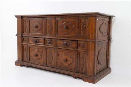 Walnut sideboard. Lombardy. 17th c.