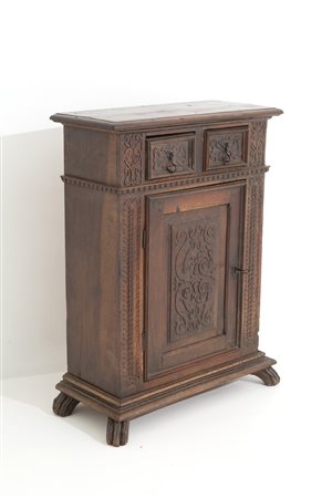 Walnut sideboard. Northern Italy. 16th c.