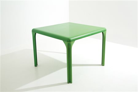 VICO MAGISTRETTI. Selene square table in plastic 