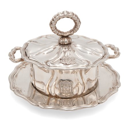 Zuppierina in argento con sottopiatto, Vienna 1840 