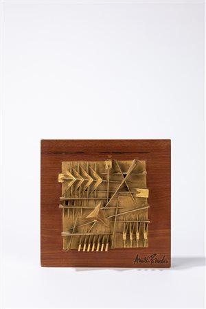 Arnaldo Pomodoro (Morciano di Romagna 1926)  - Rilievo quadrato per la società F.lli Diana, 1982