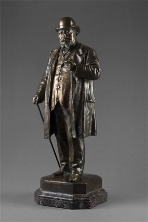 Ugo Zannoni "Agostino Zorzi" 
scultura in bronzo (h cm 65) poggiante su base in