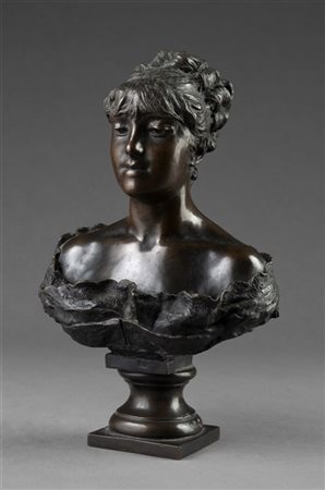 Vincenzo Gemito "Busto femminile" 
scultura in bronzo (h cm 24) 
Firmato al retr