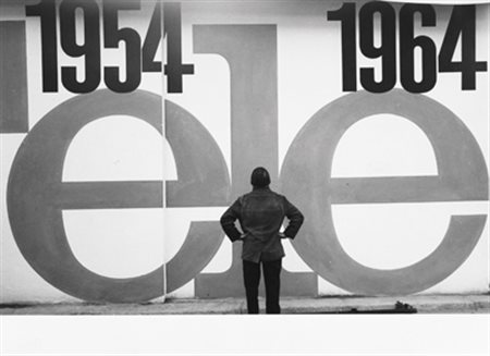 UGO MULAS (1928 – 1973) Fiera di Milano 1964 stampa ai sali d'argento vintage...