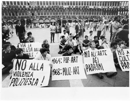 UGO MULAS (1928 – 1973) Biennale di Venezia - manifestazione 1968 stampa ai...