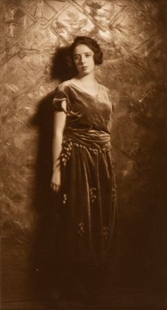Emilio Sommariva (1883-1956)  - Senza titolo (Ritratto femminile), years 1920
