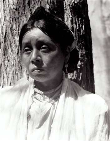 Lola Alvarez Bravo (1907-1993)  - Senza titolo (Ritratto di donna), years 1940