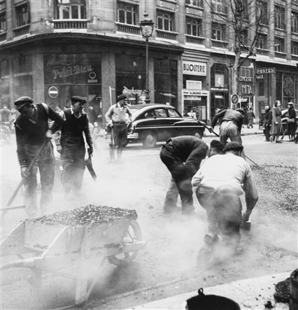 Edouard Boubat (1923-1999)  - Paris,  years 1950