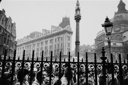 Bruce Davidson (1933)  - London during State Visit of King and Queen of Nepal, 1961