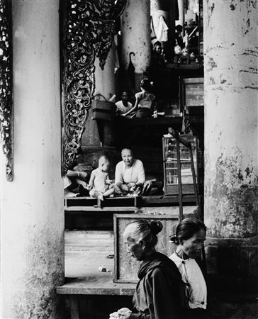 Federico Patellani (1911-1977)  - Shwe Dagon Pagoda, years 1960