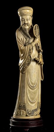 DIGNITARIO IN AVORIO 
Cina, inizio del XX secolo