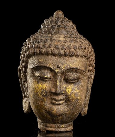 TESTA DI BUDDHA IN METALLO 
Cina, XX secolo