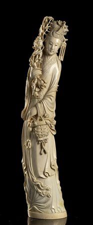 GUANYIN IN AVORIO 
Cina, inizio del XX secolo